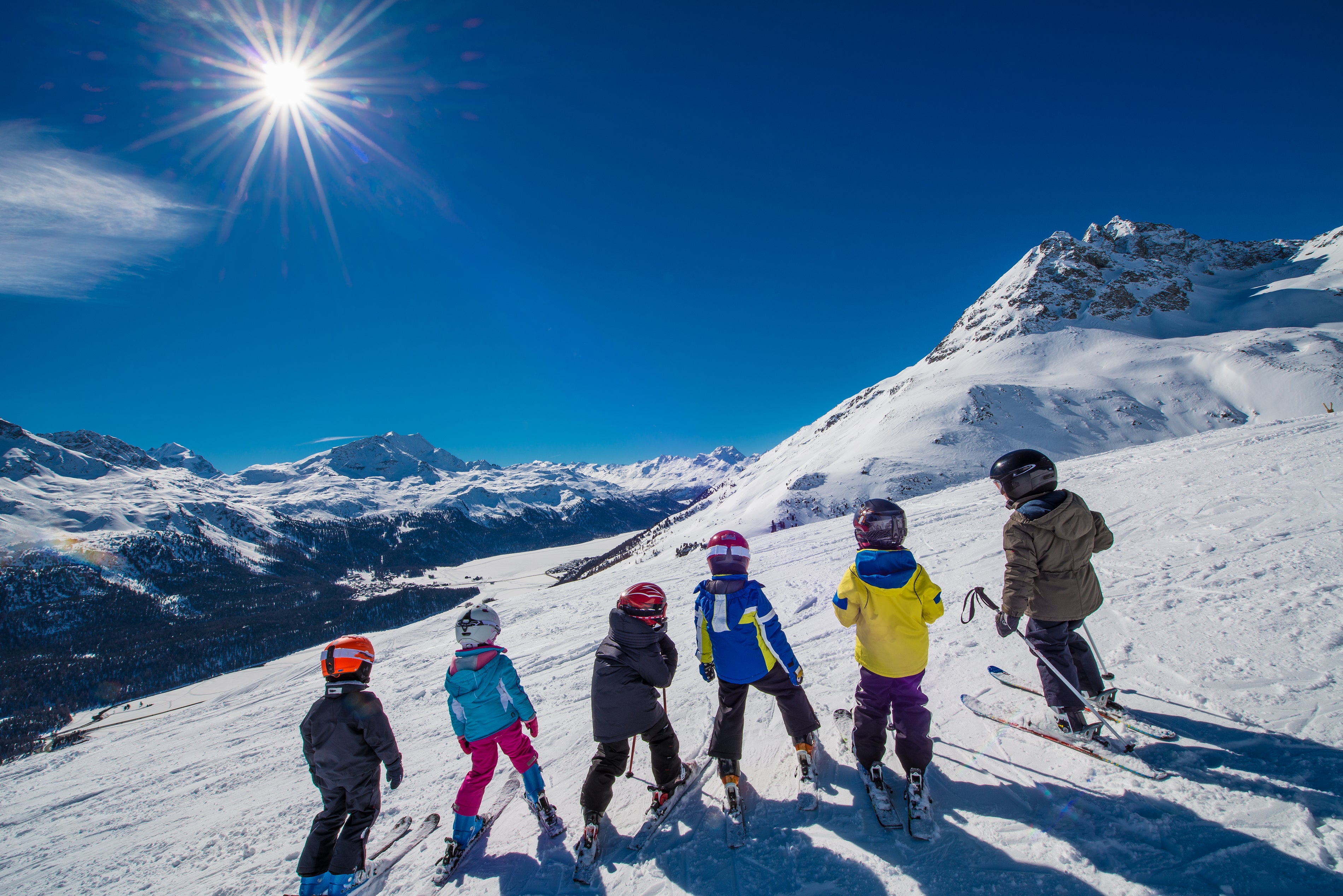 Children using Meili GPS Tracker for Ski Schools and Groups in the Outdoors